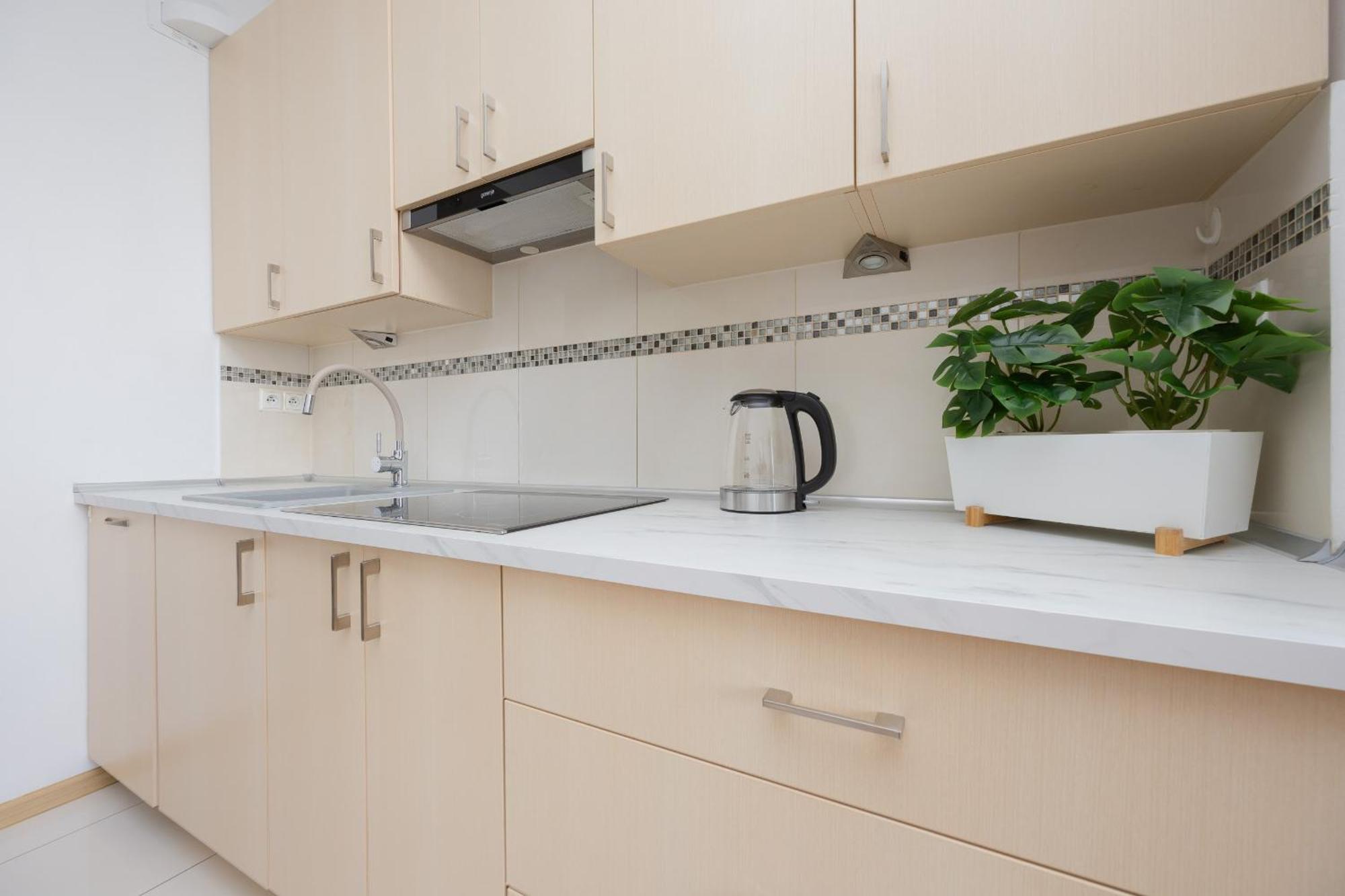 Leilighet Bright With Air Conditioning Near Ogrod Saski By Renters Warszawa