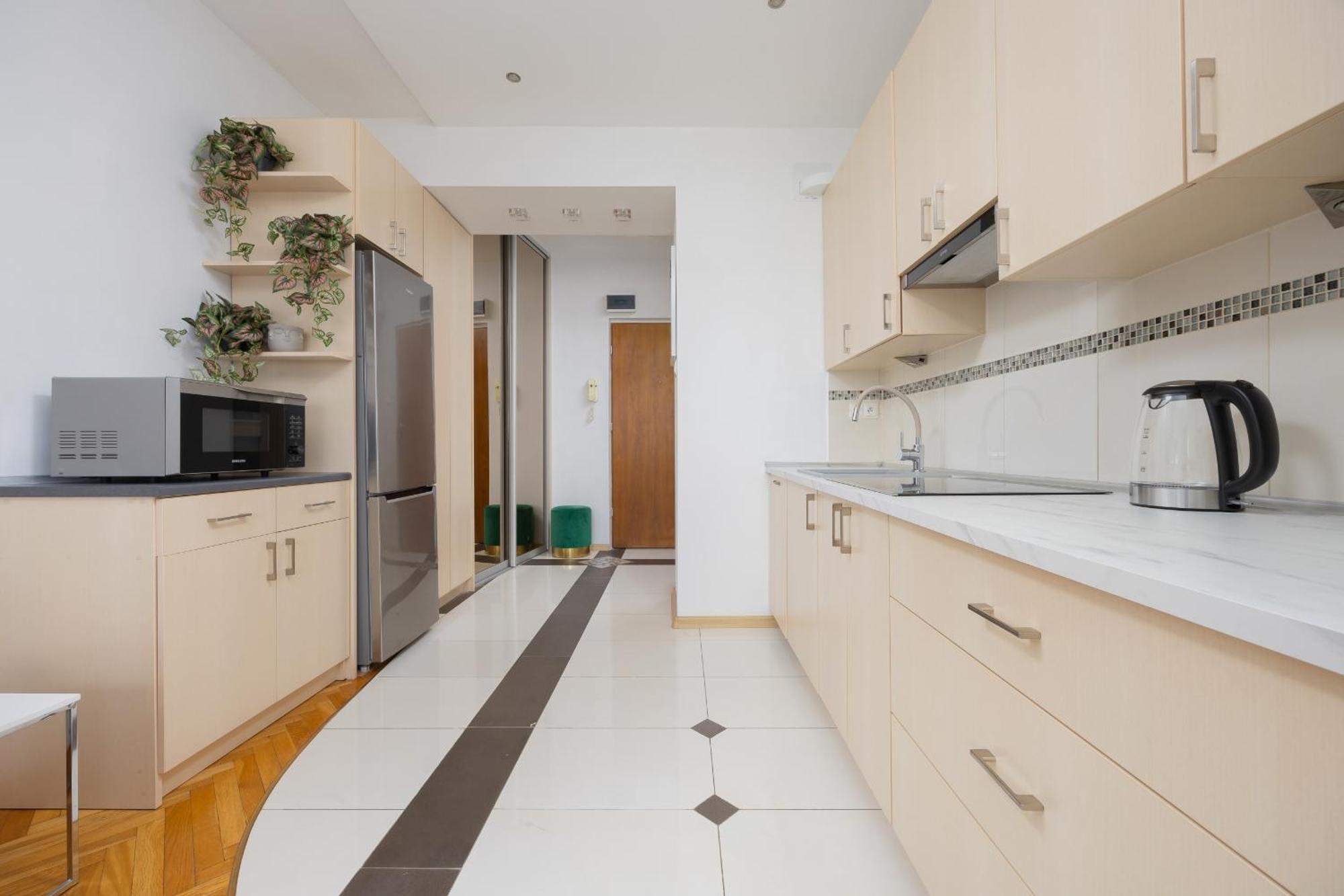Leilighet Bright With Air Conditioning Near Ogrod Saski By Renters